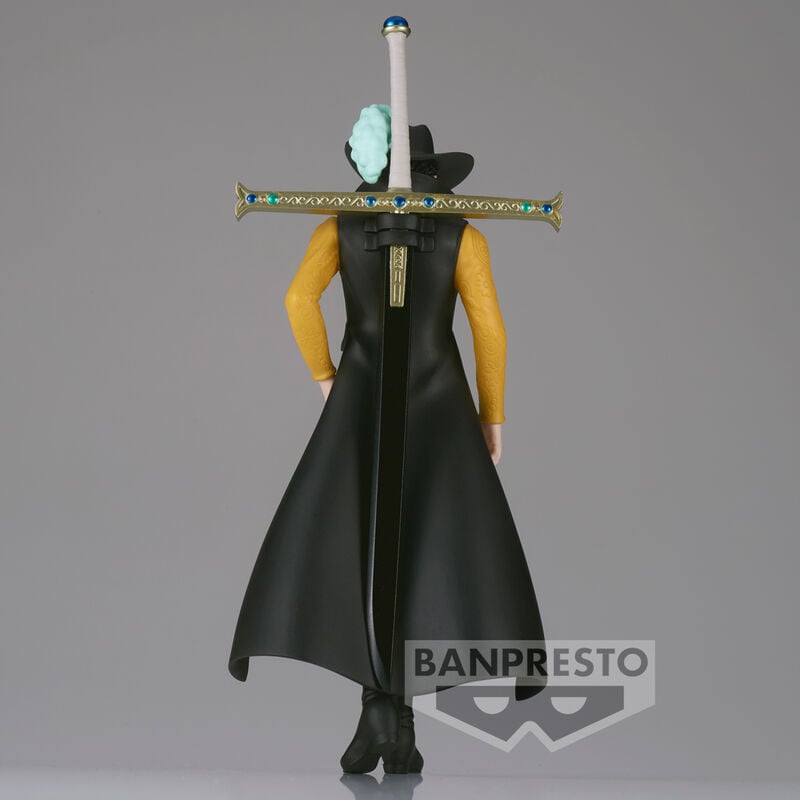 Figura Dracule Mihawk The Shukko One Piece 16cm BANPRESTO