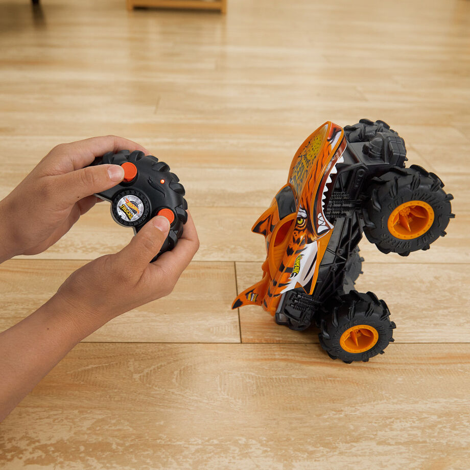 Coche radio control Tiger Shark Monster Trucks Hot Wheels MATTEL