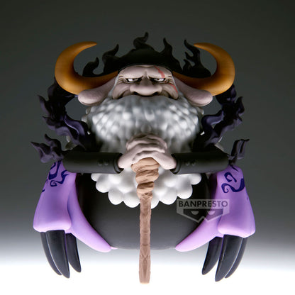 Figura St. Jaygarcia Saturn Mega World Collectable One Piece 13cm BANPRESTO