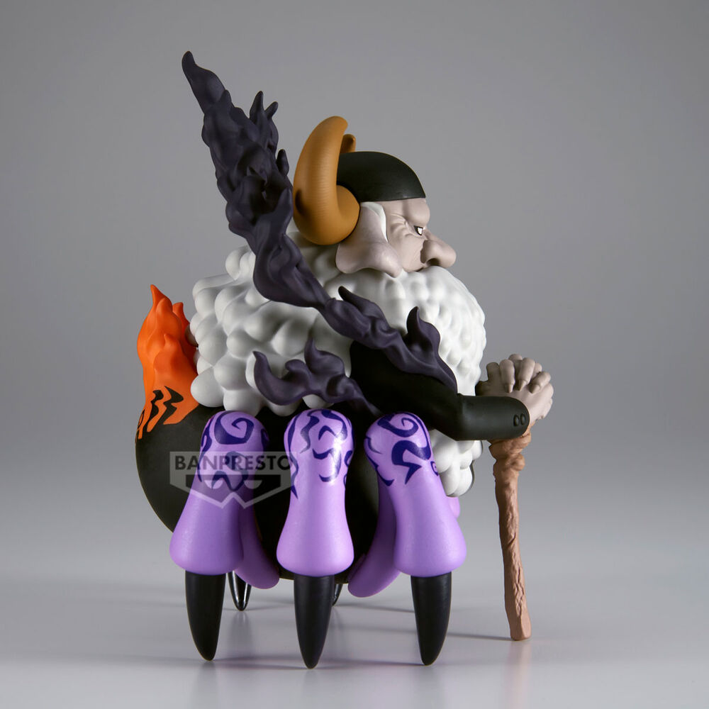 Figura St. Jaygarcia Saturn Mega World Collectable One Piece 13cm BANPRESTO