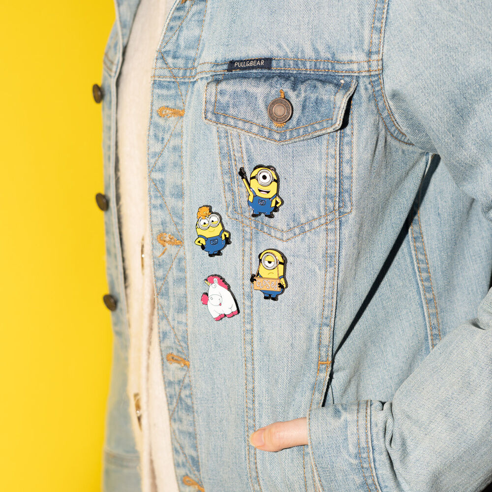Set 4 pins Minions ERIK